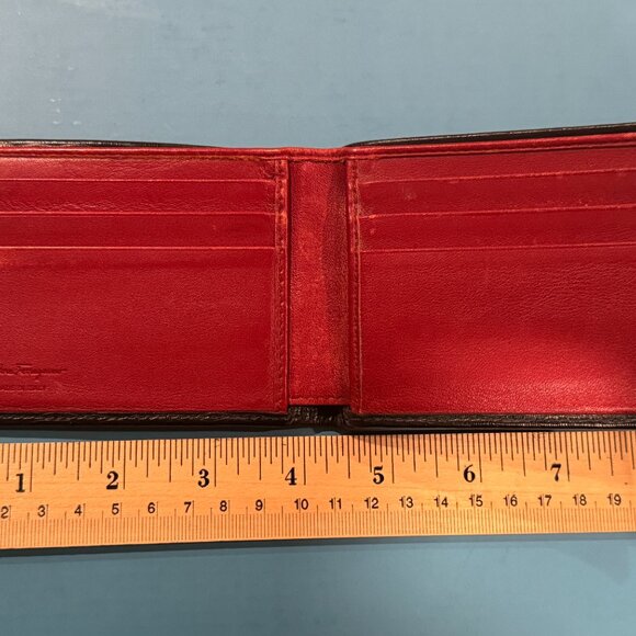 Ferragamo Gancini Wallet - Picture 2 of 4
